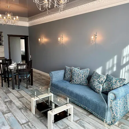 Arcadia Hills - 2 Bedroom - With Parking