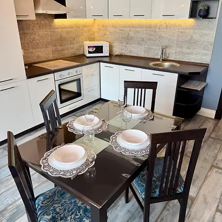 Arcadia Hills - 2 Bedroom - With Parking