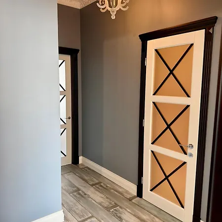 Arcadia Hills - 2 Bedroom - With Parking Apartment