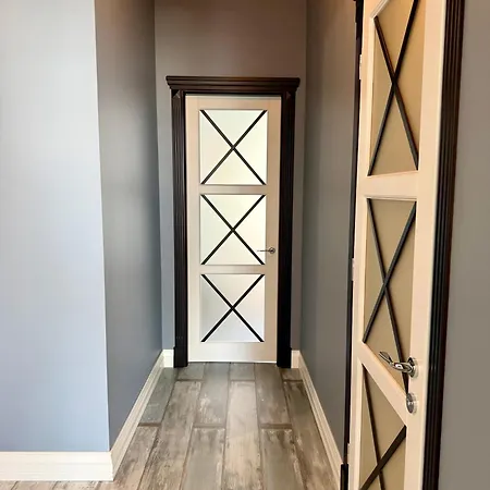 Arcadia Hills - 2 Bedroom - With Parking Apartment